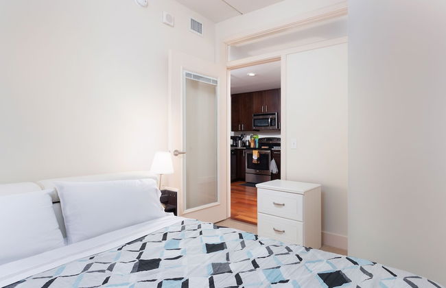 2 Bedroom Furnished Apartment Near Rittenhouse Apts by RedAwning - Foto 2