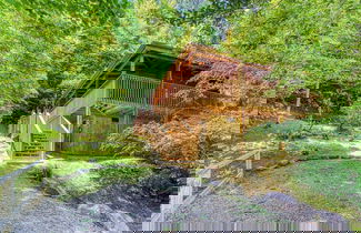 Foto 1 - Cupid's Hideaway - Convenient To Downtown Gatlinburg And The National Park! 1 Bedroom Cabin by RedAwning