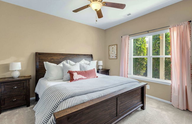Panoramic Sunset Escape Waterfront Condo for 7! - Foto 4