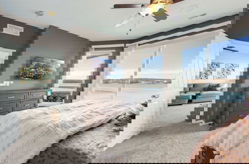 Foto 6 - Panoramic Sunset Escape Waterfront Condo for 7!