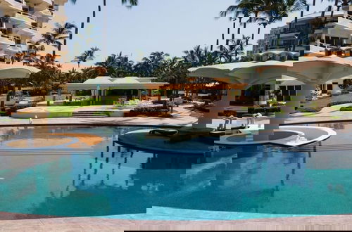Foto 33 - Ocean Front Condo With Pool Sleeps 6 Adults
