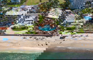 Foto 1 - Ocean Front Condo With Pool Sleeps 6 Adults