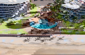 Foto 3 - Ocean Front Penthouse Pool Sleeps 8 People