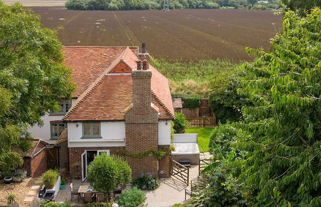 Tranquil Luxe in Country Cottage - Foto 34