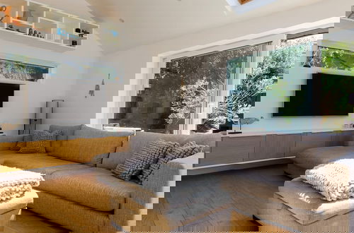 Foto 13 - Gorgeous Home for 12 - Walk to Beach - Sea View