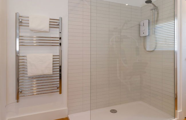 Gorgeous Home for 12 - Walk to Beach - Sea View - Foto 75