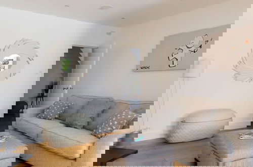Foto 9 - Gorgeous Home for 12 - Walk to Beach - Sea View