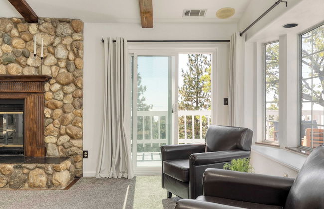 Views, Hot Tub, Firepit, Game Room, Playground Enchanted Forest by Avantstay - Foto 25