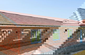 Foto 1 - Countryside Bungalow for 4 Close to Beaches