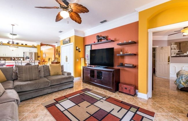 "southern Charm" 4 Bed & 2 Bath Private Pool Home 4 Bedroom Villa by RedAwning - Foto 21