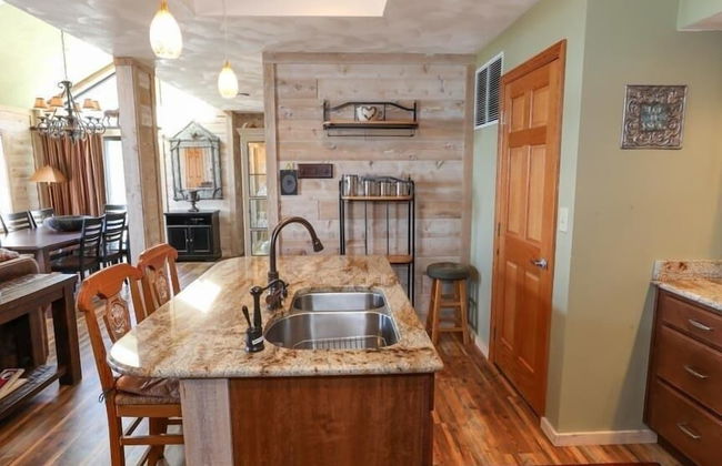 Seven Springs Sunridge 3 Bedrooms Premium Condo, Private Hot Tub! by RedAwning - Foto 7