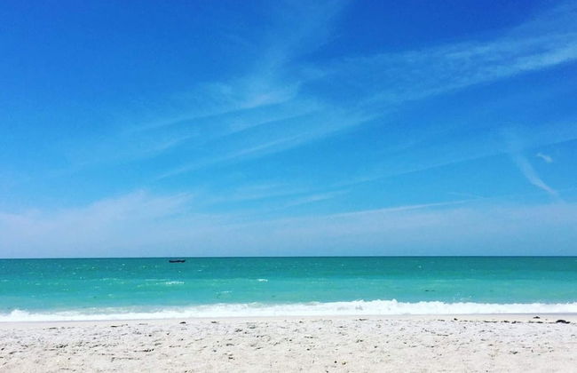 Relaxing 2BR Florida Home Close to Beach - Foto 27