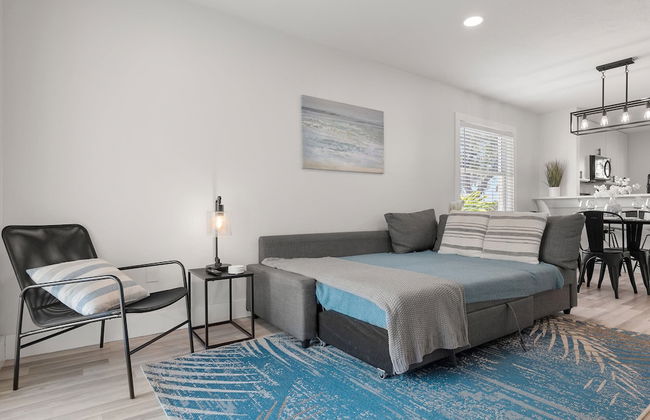 Relaxing 2BR Florida Home Close to Beach - Foto 12
