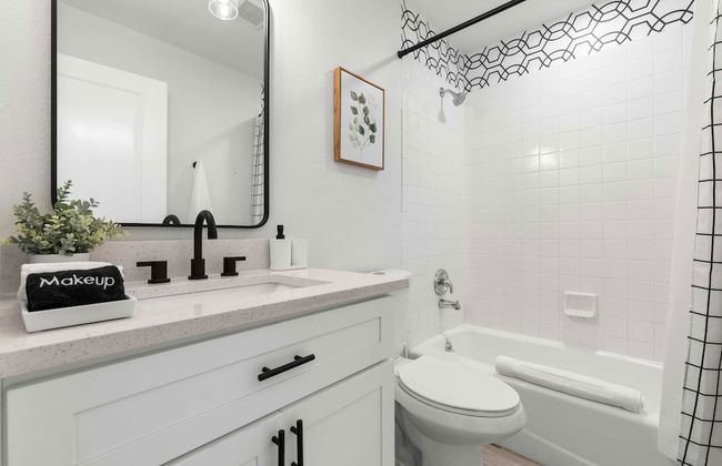 Relaxing 2BR Florida Home Close to Beach - Foto 19