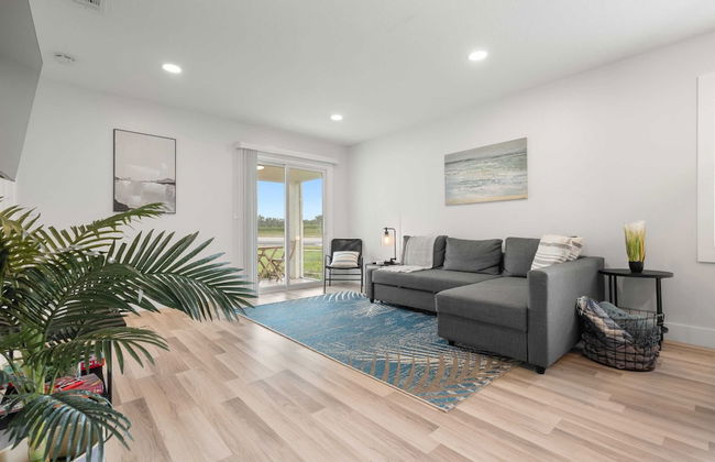Relaxing 2BR Florida Home Close to Beach - Foto 10