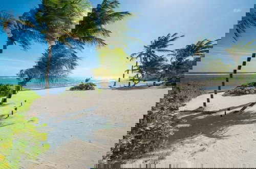 Photo 9 - Peaceful Ocean Front Beach House in Bodden Town
