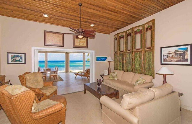 Peaceful Ocean Front Beach House in Bodden Town - Foto 6