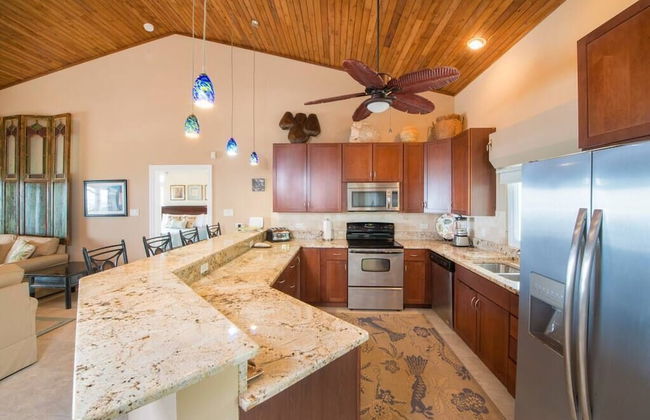 Peaceful Ocean Front Beach House in Bodden Town - Foto 10