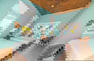Photo 3 - Peaceful Ocean Front Beach House in Bodden Town