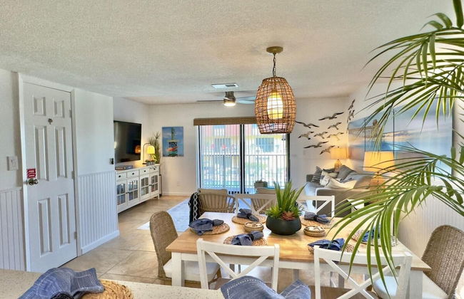 Pier Pressure Beachfront w Pool - Foto 10
