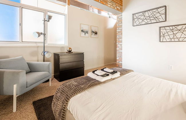 ASK FOR Discount-2br Historic Brick Getaway Wifi - Foto 8