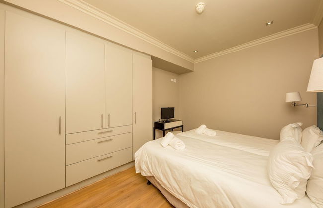 Green Point Apartment Walking Distance to Stadium 407 Royal - Photo 20