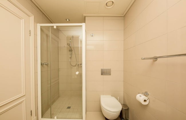 Green Point Apartment Walking Distance to Stadium 407 Royal - Photo 10