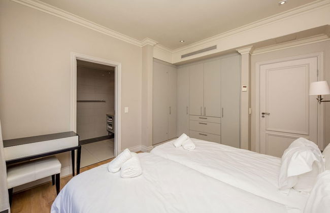 Green Point Apartment Walking Distance to Stadium 407 Royal - Photo 31
