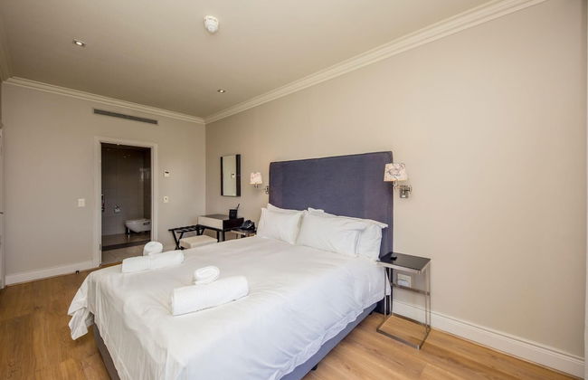 Green Point Apartment Walking Distance to Stadium 407 Royal - Photo 15