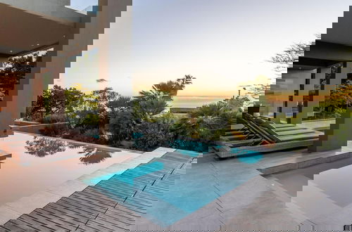 Photo 7 - Sapphire Seas - Designer Villa in Camps Bay