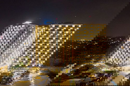 Photo 12 - Modern Look And Comfortable Studio At Patraland Amarta Apartment