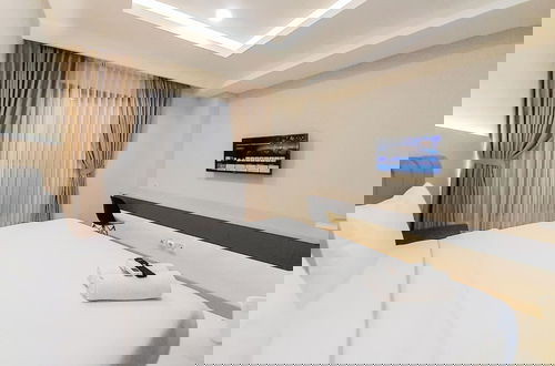 Photo 9 - Modern Look And Comfortable Studio At Patraland Amarta Apartment