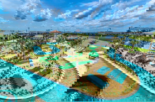 Foto 65 - Disney Decorated Home 8min to Disneyworld Pool Spa Sleeps 22 Stl104