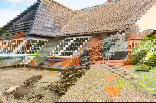 Foto 1 - 9 Person Holiday Home in Hojer