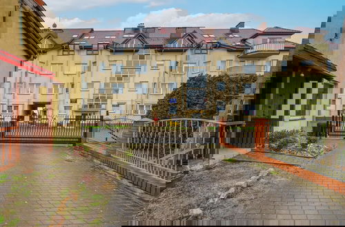 Foto 48 - Apartment With Balcony by Renters