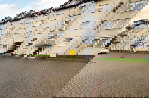 Foto 46 - Apartment With Balcony by Renters