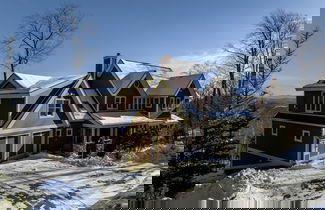 Foto 1 - Luxury 6br Solitude Ge- Indoor Bball Court, Private Tub 6 Bedroom Home by RedAwning