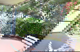 Foto 1 - Cozy Apartment With Private Garden Near the Beach