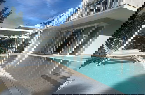 Photo 1 - Stunning Villa With Pool and Lagoon View
