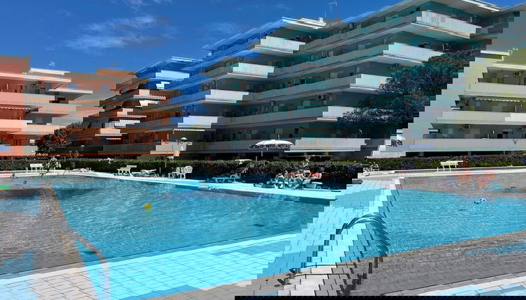 Foto 1 - Flat in a Resort With Sports Courts