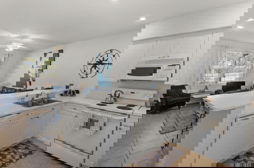 Foto 10 - Pool, Fitness Center & Central Location