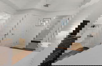 Foto 2 - Pool, Fitness Center & Central Location