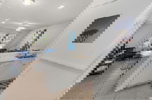 Foto 8 - Pool, Fitness Center & Central Location