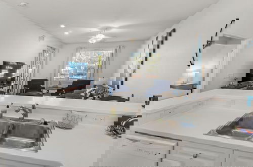 Foto 7 - Pool, Fitness Center & Central Location