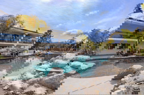 Photo 7 - Le Grand Bleu by Avantstay Luxury Hilltop Estate