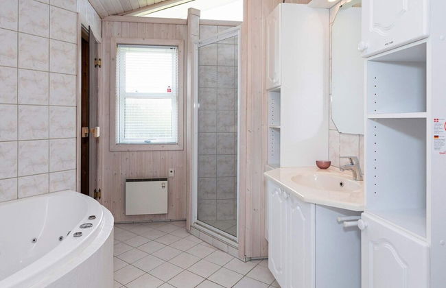 7 Person Holiday Home in Logstor - Photo 10