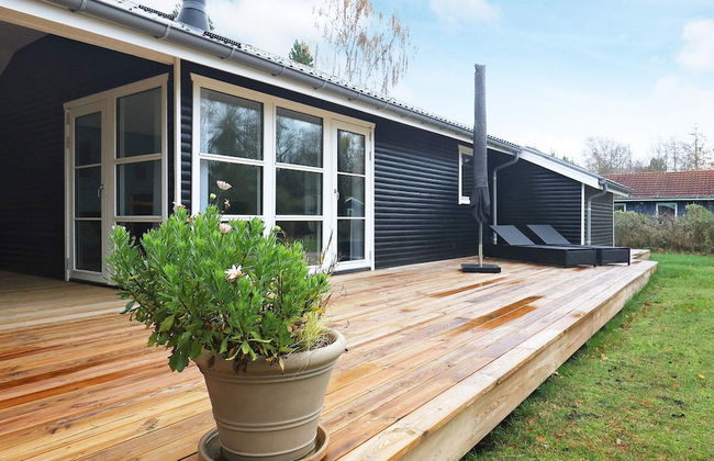 4 Person Holiday Home in Hals - Photo 21