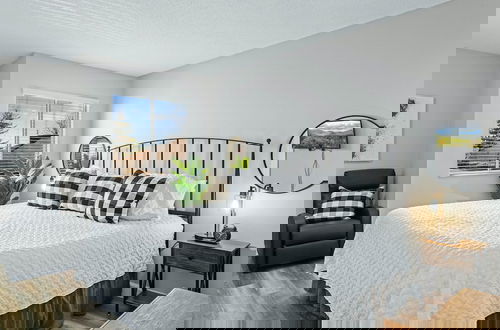 Foto 7 - The Loft Picturesque Condo for 6 w/ Epic Views!