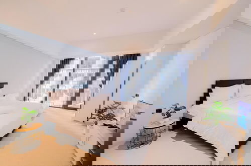 Foto 1 - Cozy Stay Studio Apartment For 4 Fax Carstensz Residence