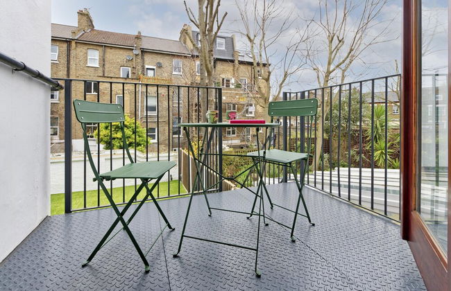 Beautiful Battersea Garden Flat by Underthedoormat - Foto 2